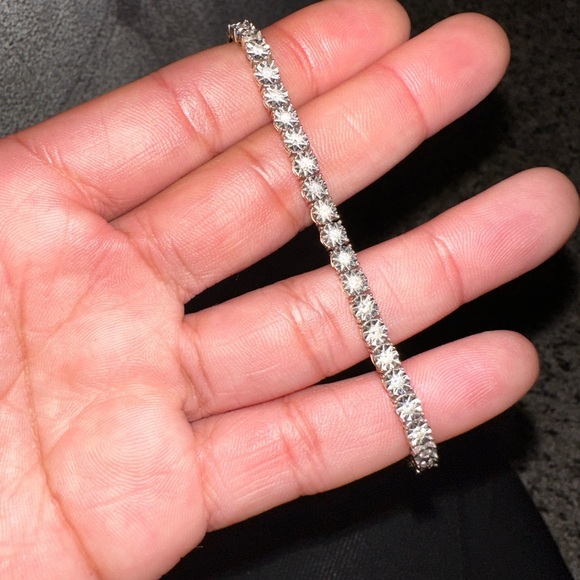DIAMOND
BRACELET 10KY - Picture 2 of 9